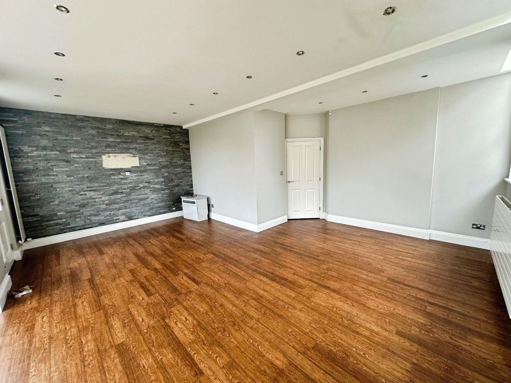 Property photo 2 of 10 Image 2