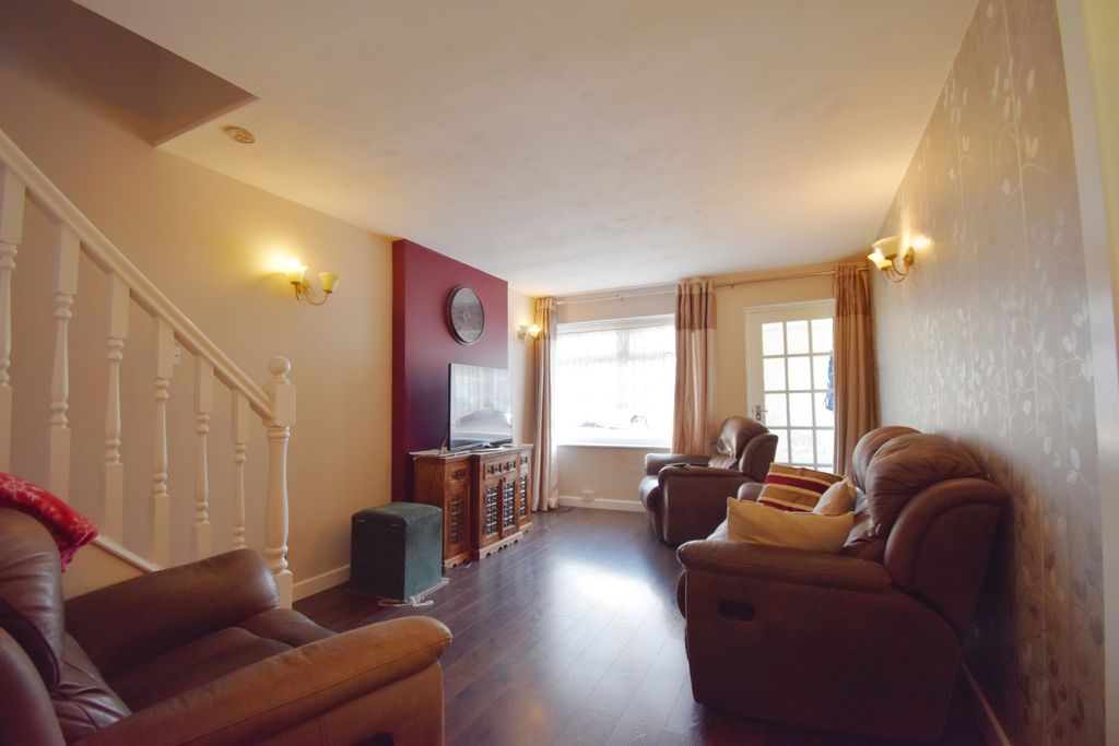Property photo 2 of 16 Living Room 1