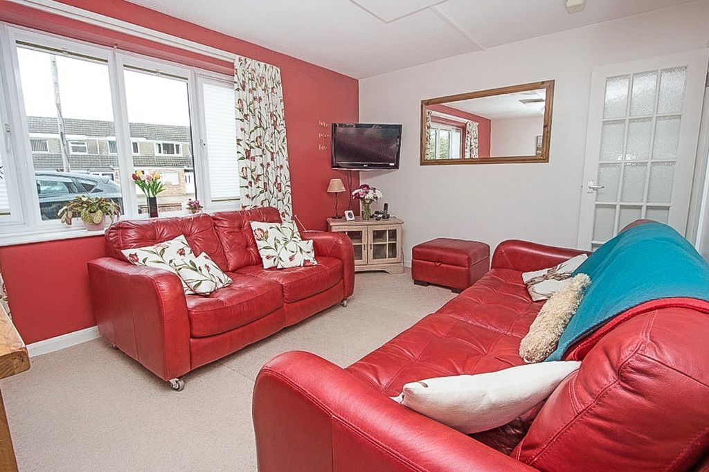 Property photo 3 of 8 Lounge/Dining Room