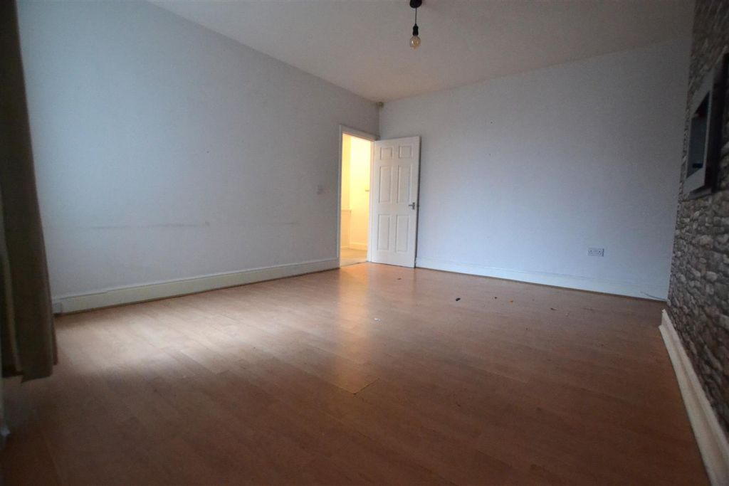 Property photo 3 of 12 11 Whi 1.Jpg