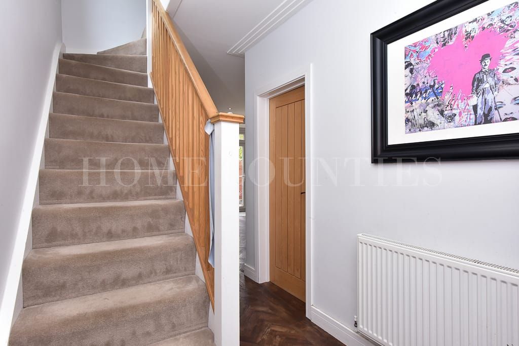Property photo 2 of 31