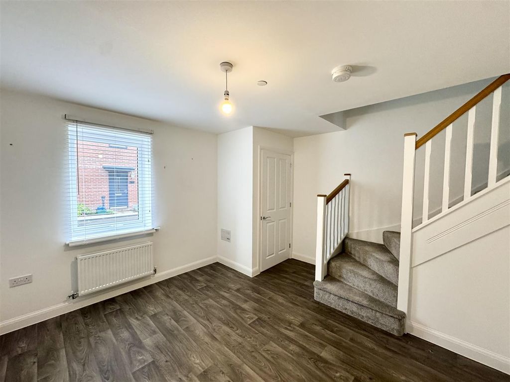 Property photo 2 of 13 Lounge