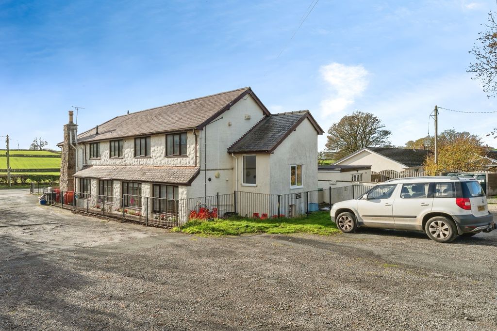 Property photo 2 of 17 Photo