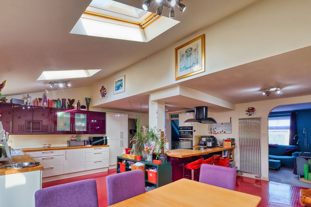 Property photo 3 of 17 Picture No. 24