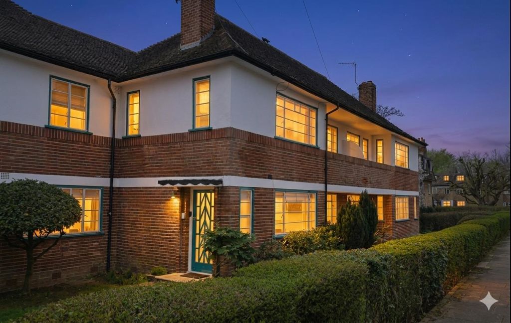 Property photo 2 of 7 Outside.Png