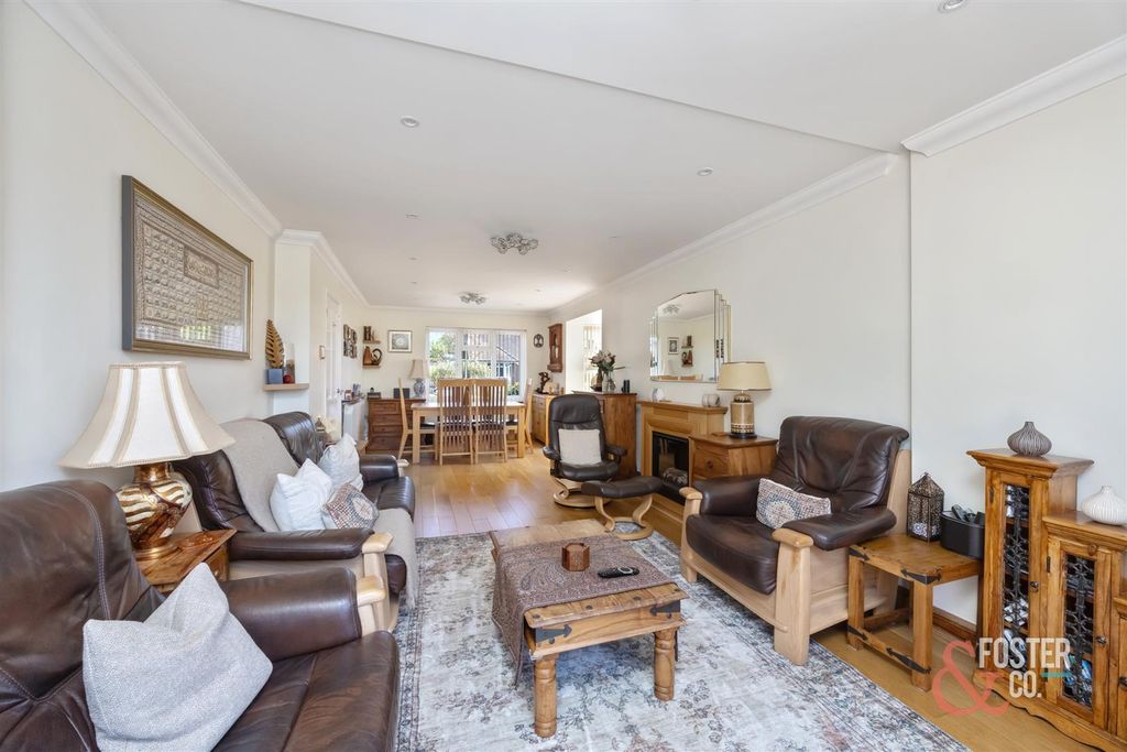 Property photo 3 of 26 Woodland Avenue, 96-013.Jpg