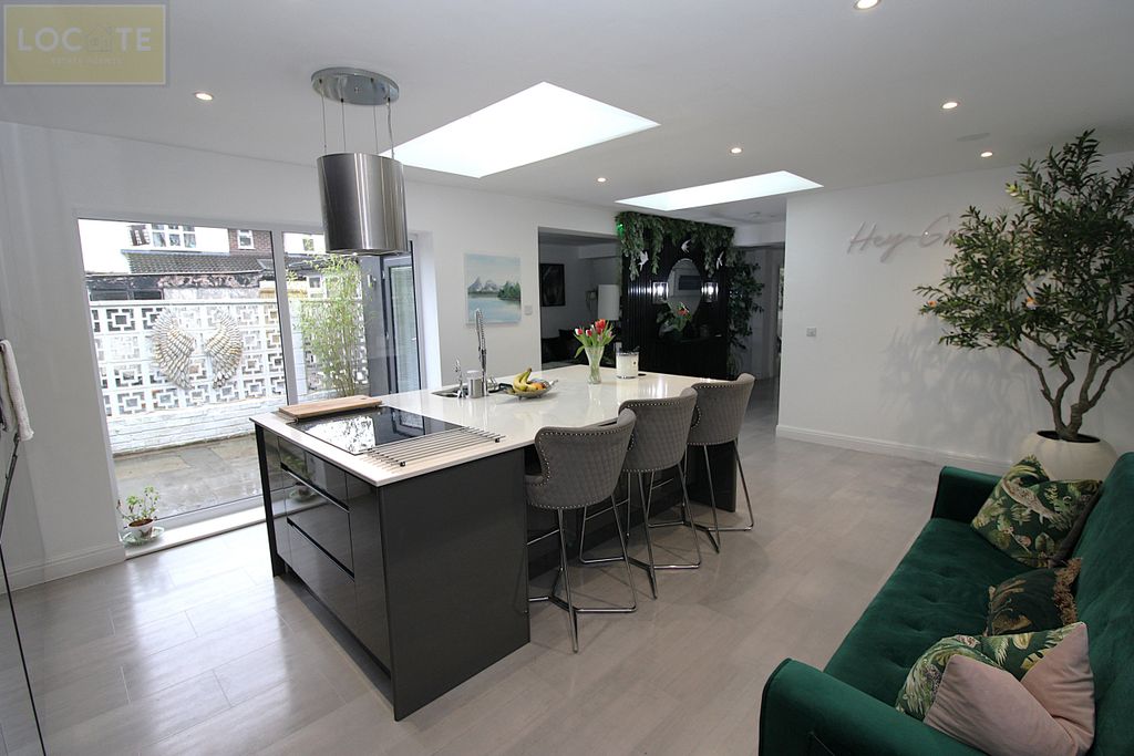 Property photo 3 of 31 New (18).Jpg