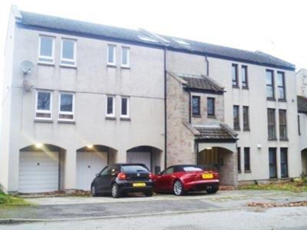 Property photo 3 of 8 Craigpark13A1