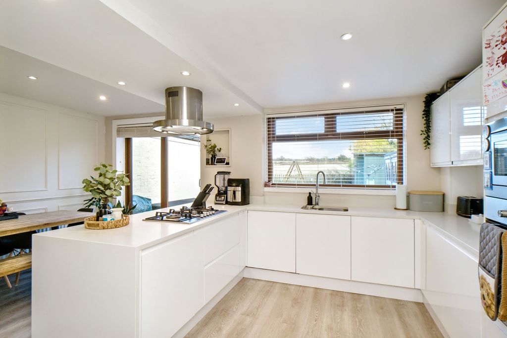 Property photo 3 of 12 Property Image 3