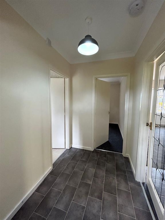 Property photo 3 of 10 Hallway.Jpg