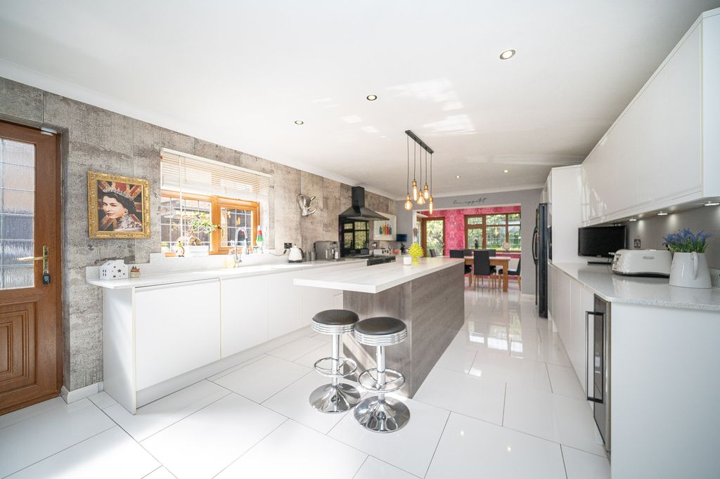 Property photo 3 of 17 22-Chesham-Road-09367