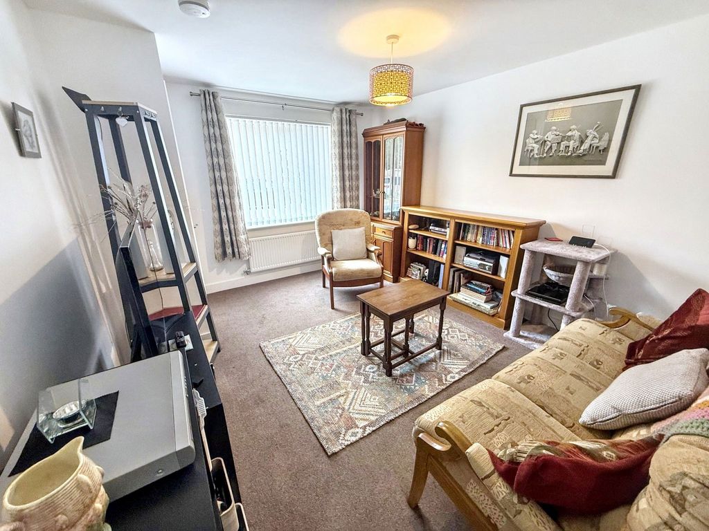 Property photo 3 of 18