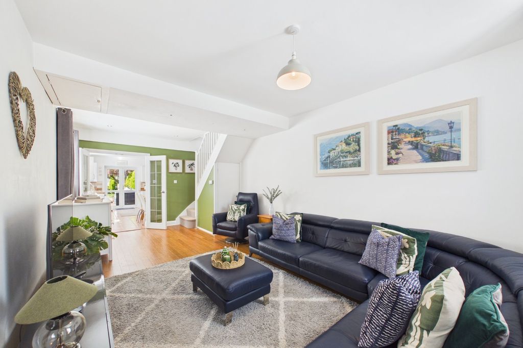 Property photo 2 of 14 Picture No. 11