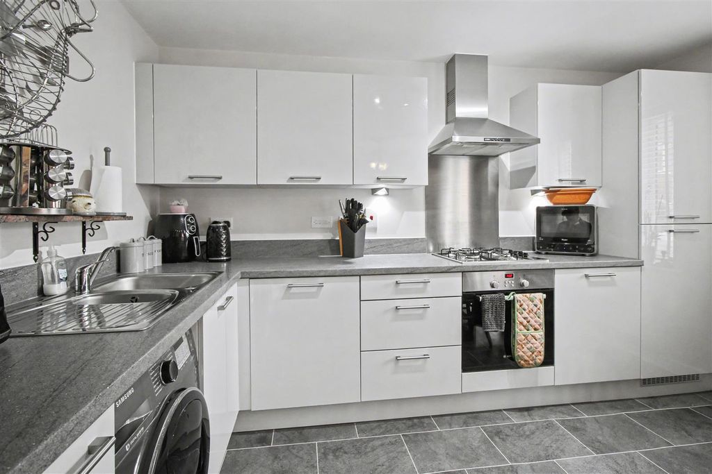 Property photo 2 of 21 Img_4954.Jpg