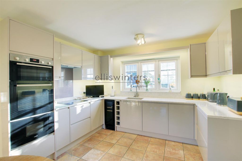 Property photo 3 of 26 Img_5558-Img_5560-Watermarked.Jpg