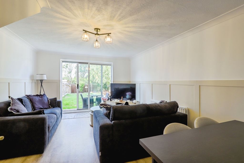 Property photo 2 of 18 Pbox-Img.Jpg
