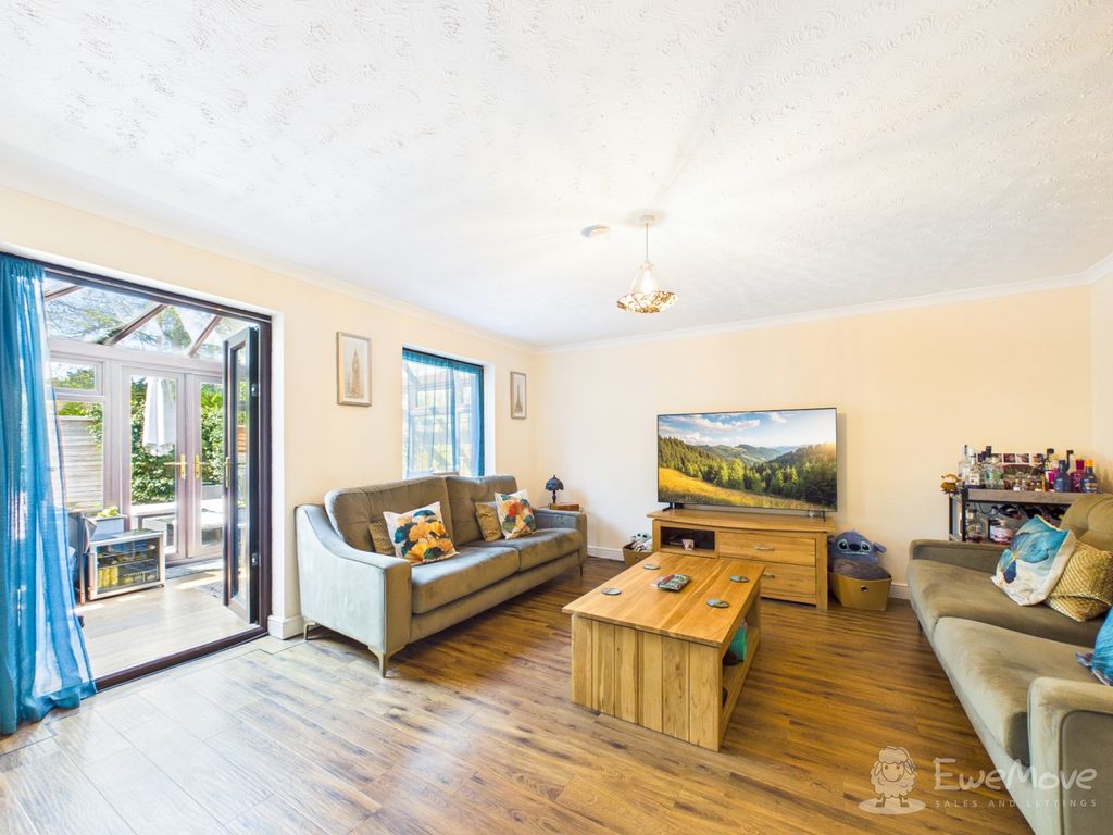 Property photo 2 of 12 Living Room