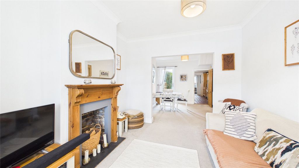 Property photo 3 of 11 Picture 3