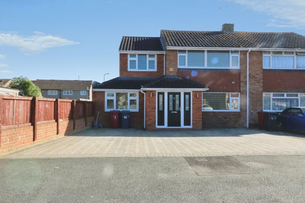 Property photo 1 of 8 Photo 8