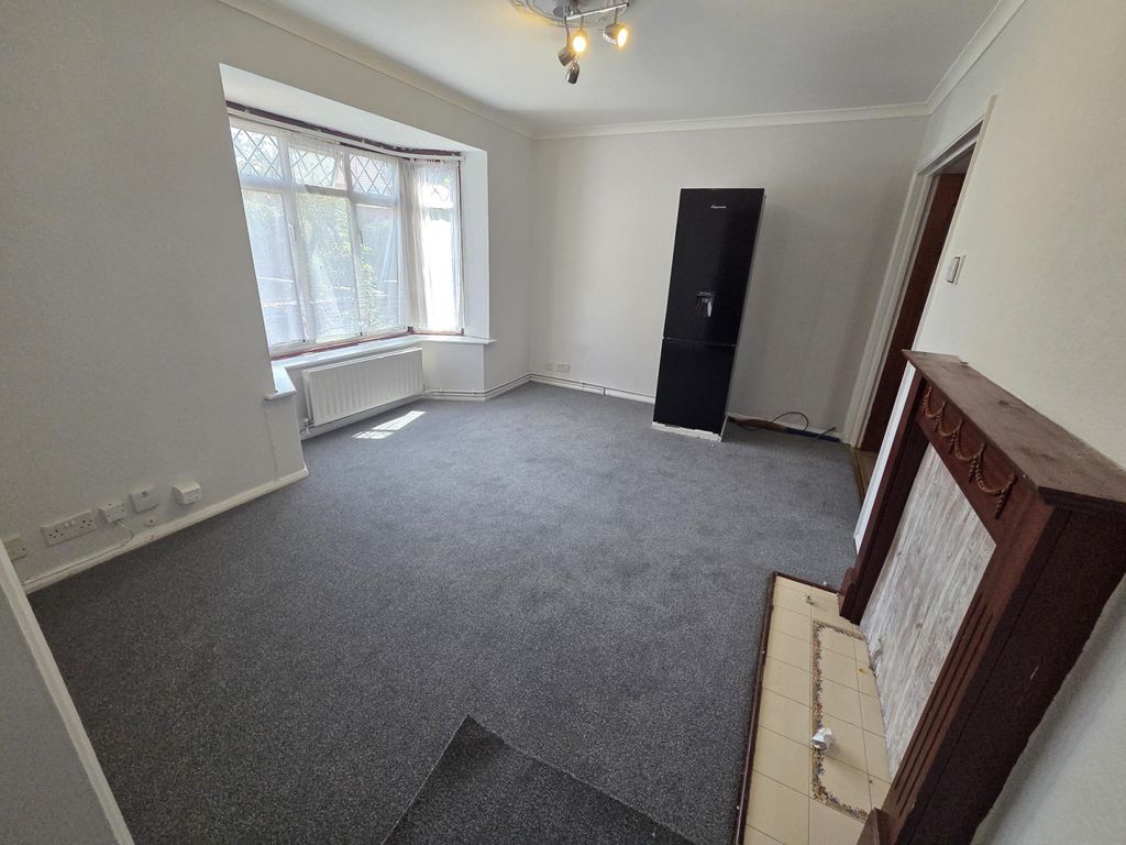 Property photo 3 of 15 Gallery