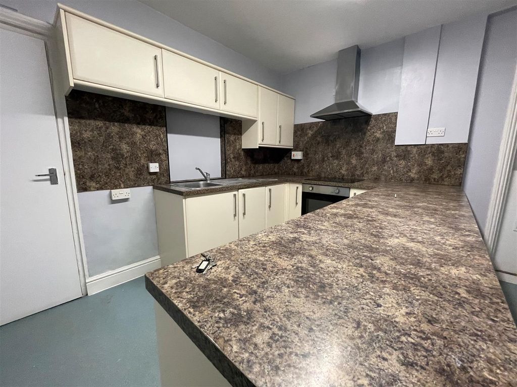 Property photo 2 of 7 Kitchen.Jpg