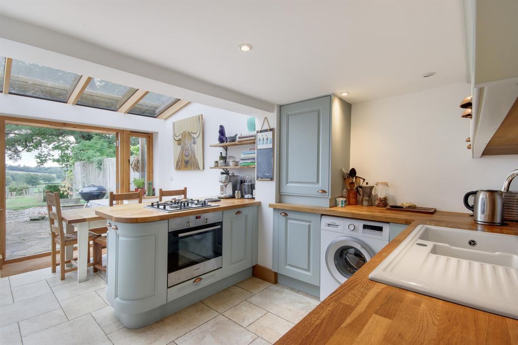 Property photo 3 of 24 61602_019.Jpg