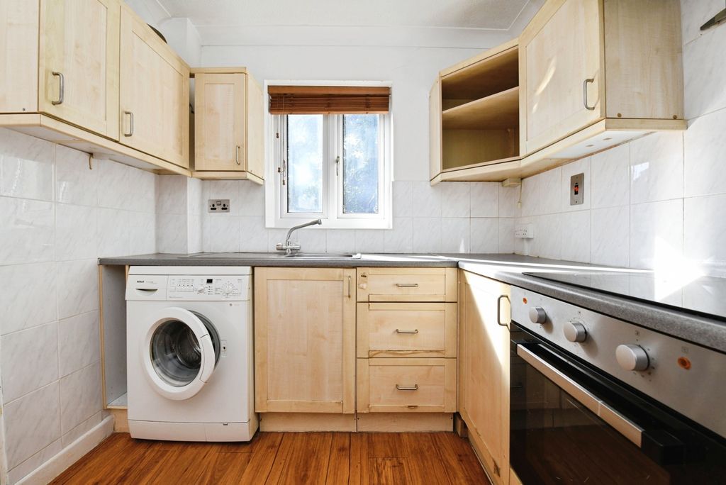 Property photo 2 of 11 Photo