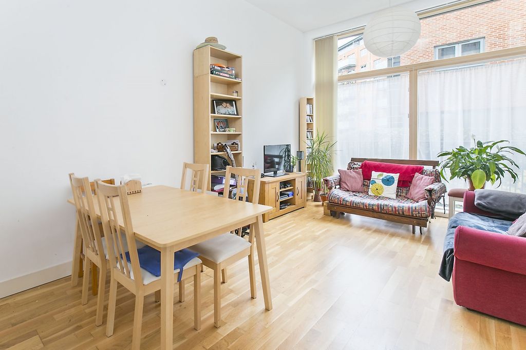 Property photo 2 of 7 Living Room