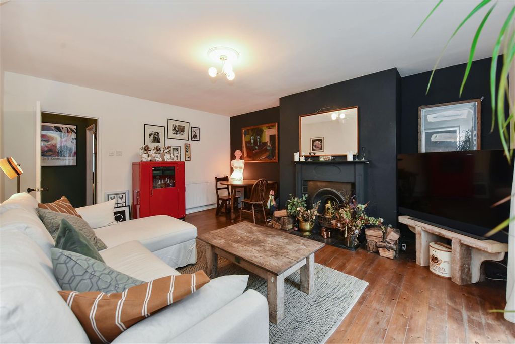 Property photo 3 of 11 101A Grosvenor Avenue (10).Jpg