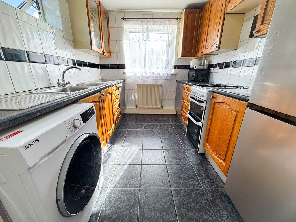 Property photo 2 of 6