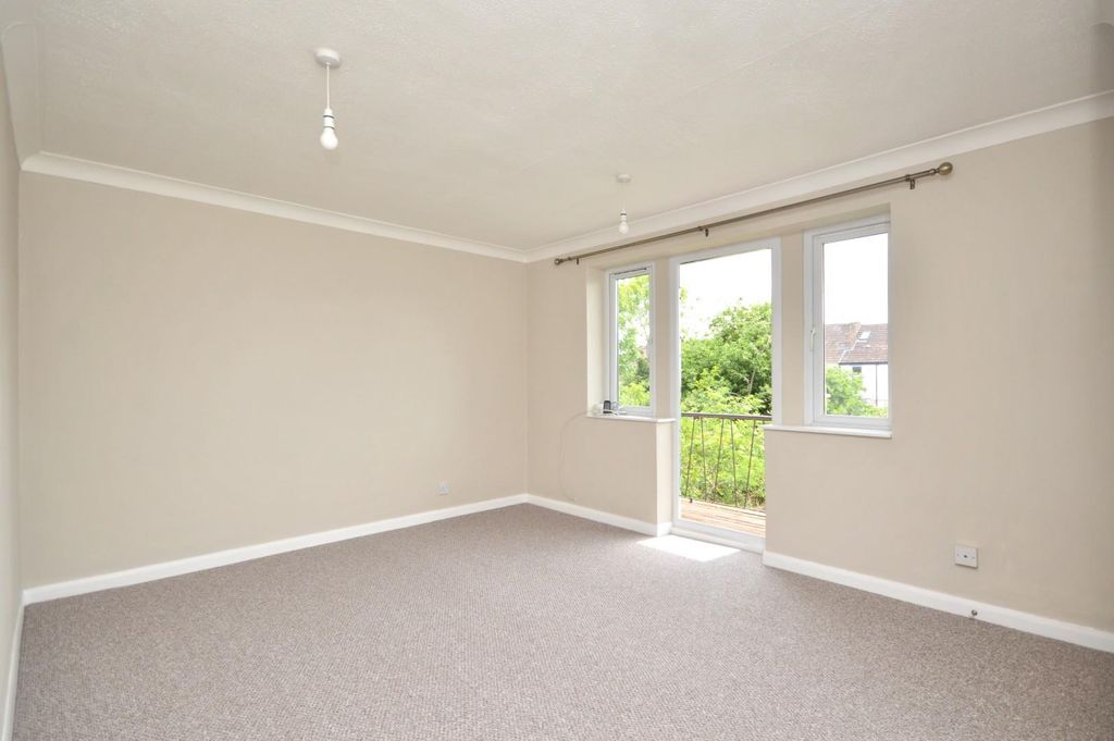 Property photo 3 of 10 Sitting Room