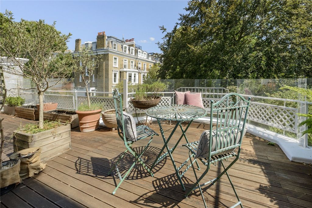 Property photo 3 of 15 Balcony
