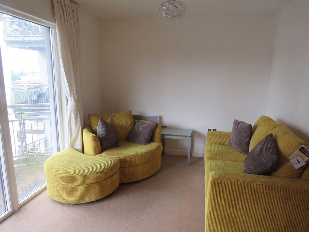 Property photo 1 of 9 Living Room