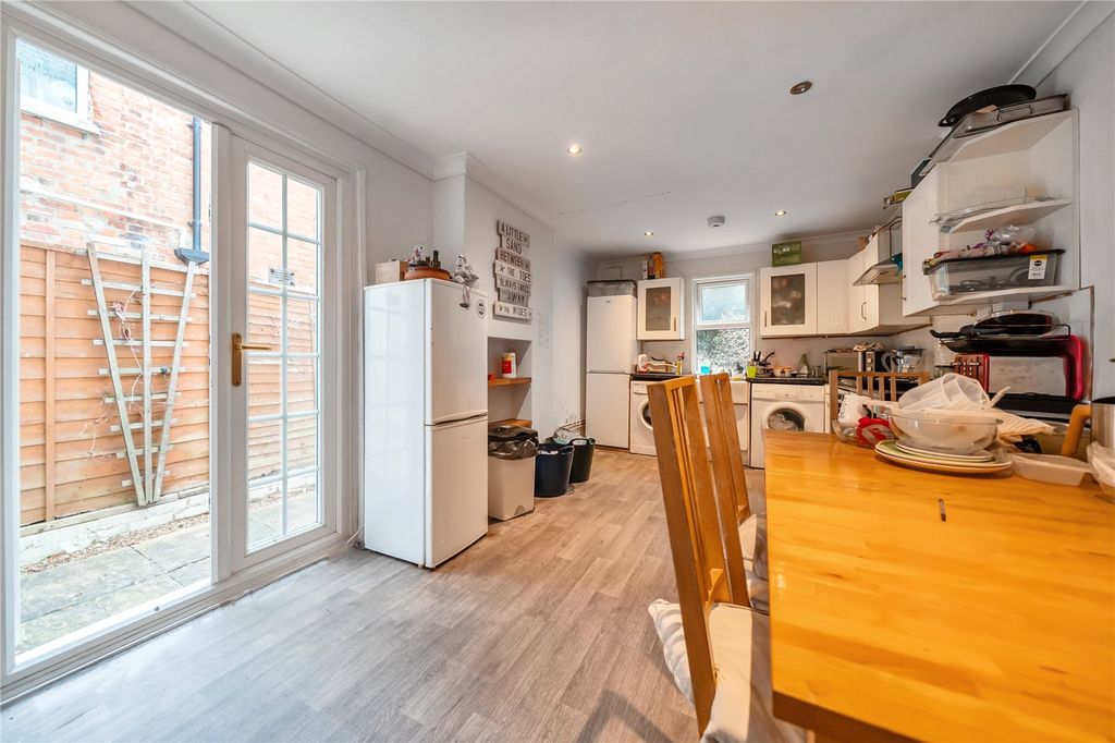 Property photo 3 of 16 Kitchen/Dining Room