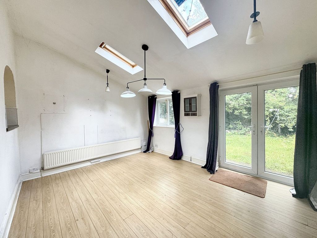 Property photo 2 of 29