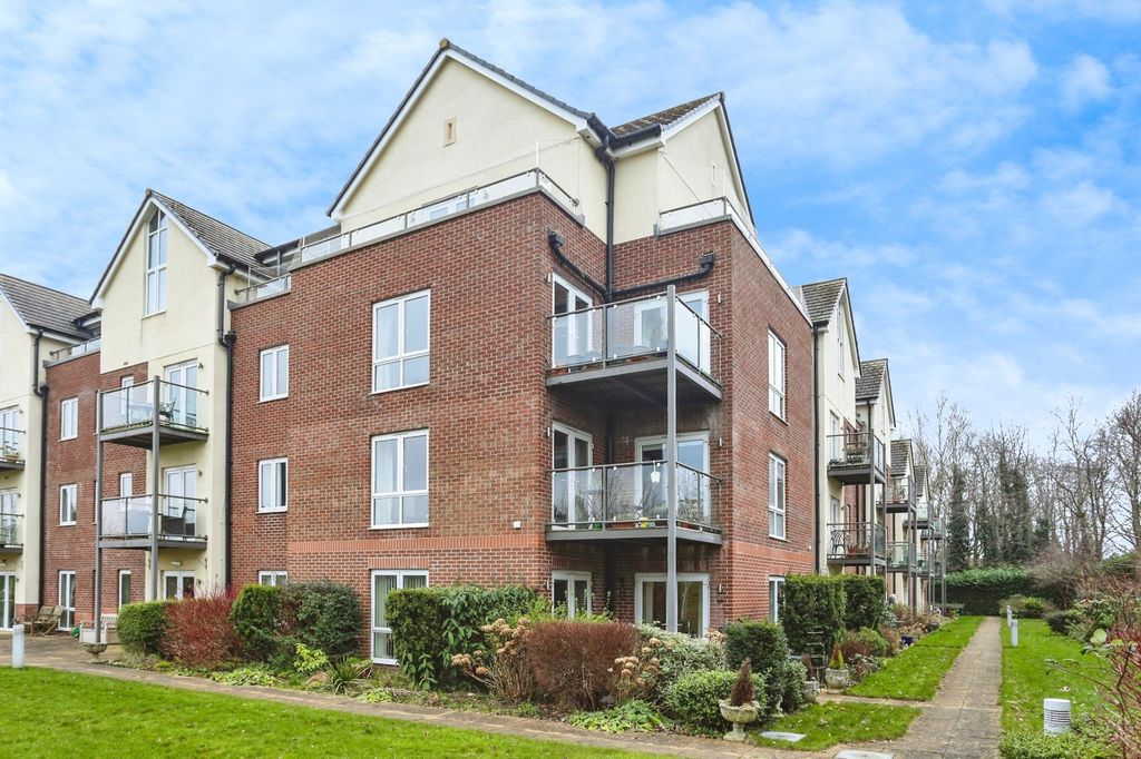 Property photo 1 of 16 Picture No. 05