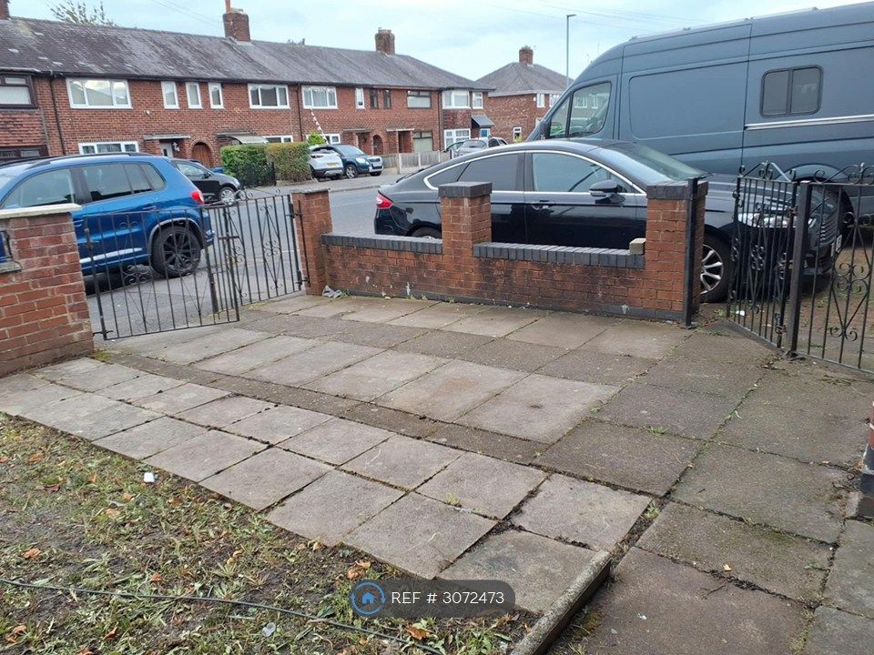 Property photo 2 of 17