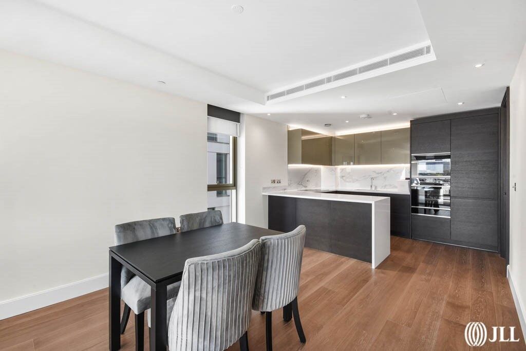 Property photo 1 of 18 Sherrin House