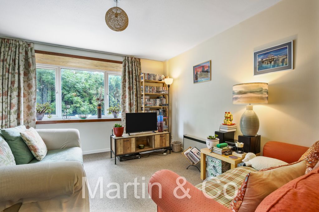 Property photo 2 of 14 1715708562 - 40 Engadine Close, Park Hill,Cr0 - 11