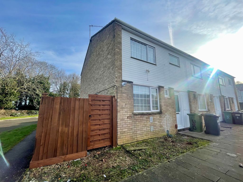 Property photo 1 of 8 Front