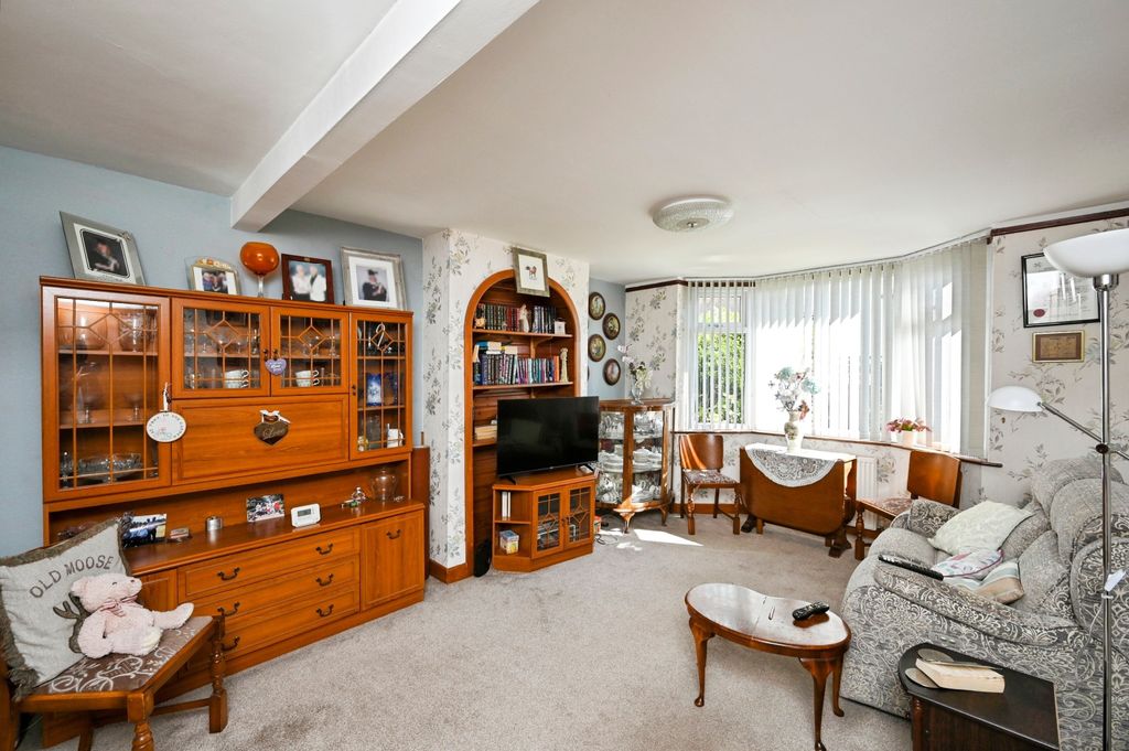 Property photo 3 of 15
