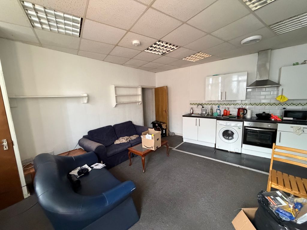 Property photo 1 of 2