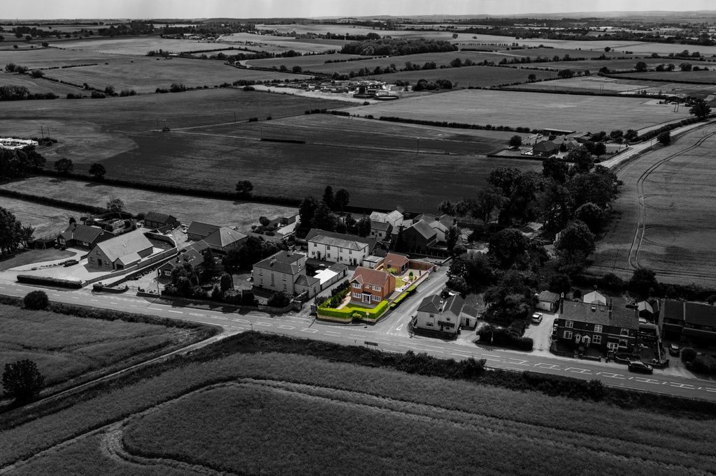 Property photo 3 of 35