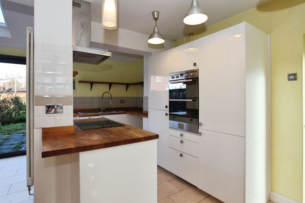 Property photo 3 of 23