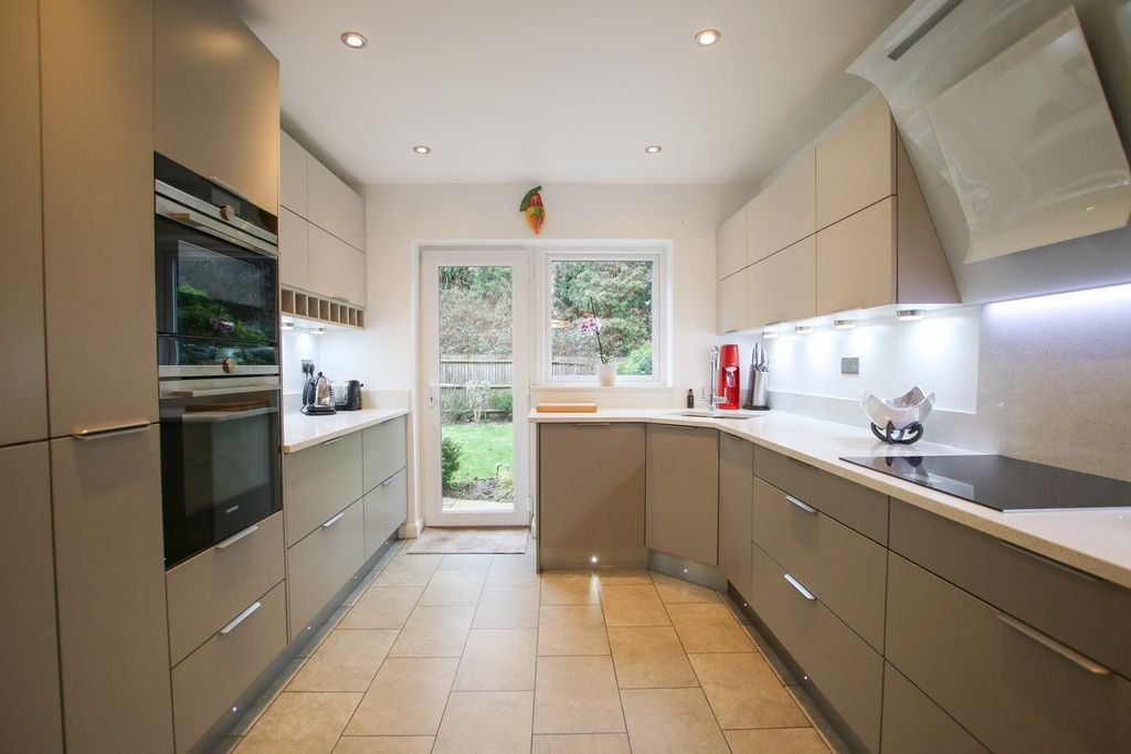 Property photo 2 of 22