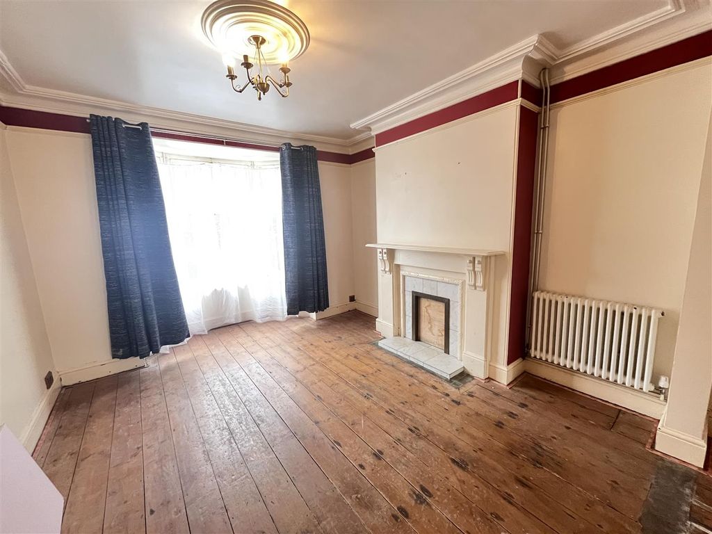 Property photo 3 of 12 Sitting Room