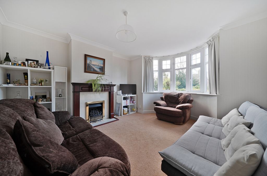 Property photo 2 of 21 1389018-8-694528E...