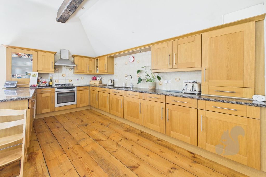 Property photo 3 of 16 Kitchen