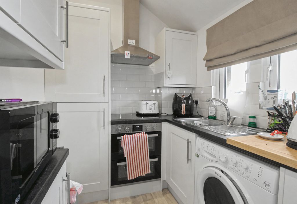 Property photo 3 of 5