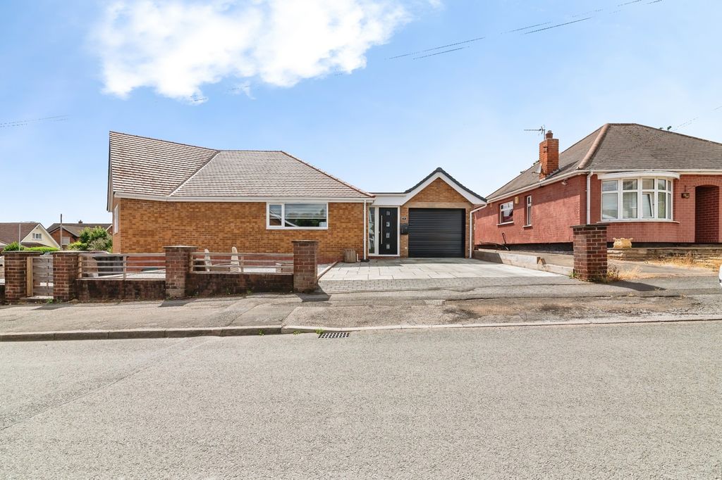 Property photo 1 of 18 Pbox-Img.Jpg